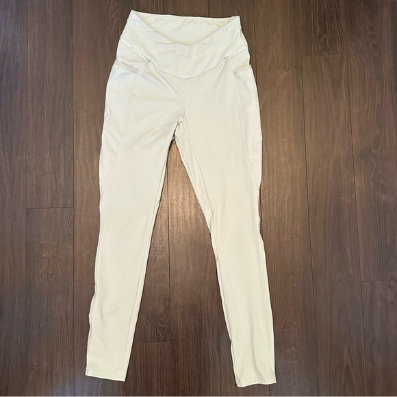Gymshark Pants - Sage Green Gymshark leggings size Med